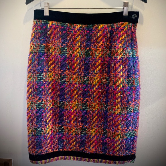 Escada Pink Tweed Suit - Picture 4 of 9